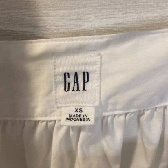 Gap's Women's Square Neck‎ Button-Front Top in Cotton Poplin - Picture 4 of 4